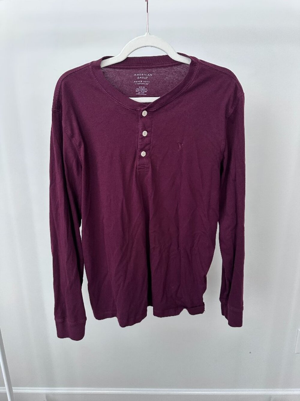 Men's American Eagle AE Lived-In Long-Sleeve Henley T-Shirt Burgundy Medium